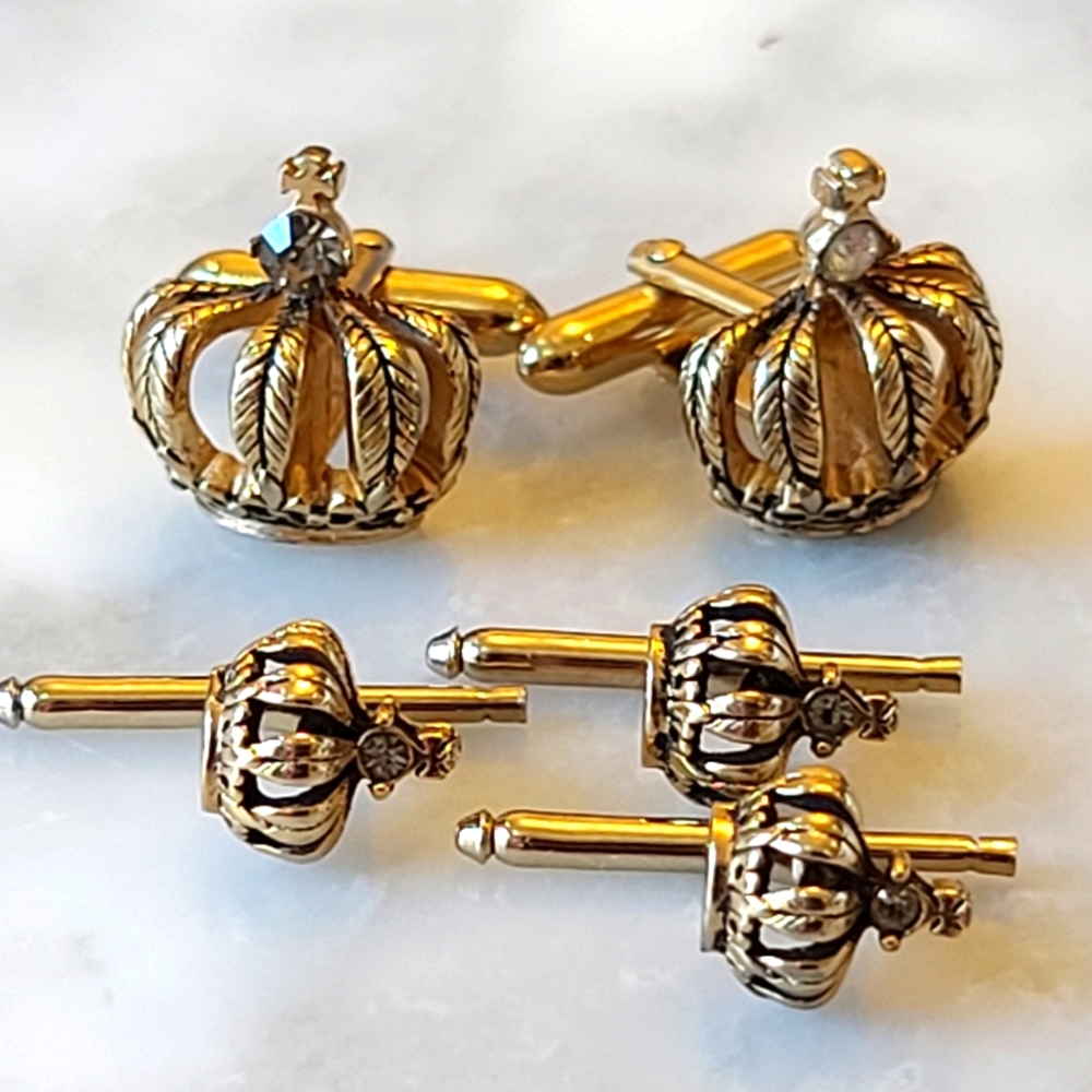Swank Royal Crown Cufflinks and Shirt Buttons Dress Set